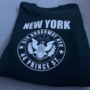 Brandy Melville: New York, Broadway Crewneck